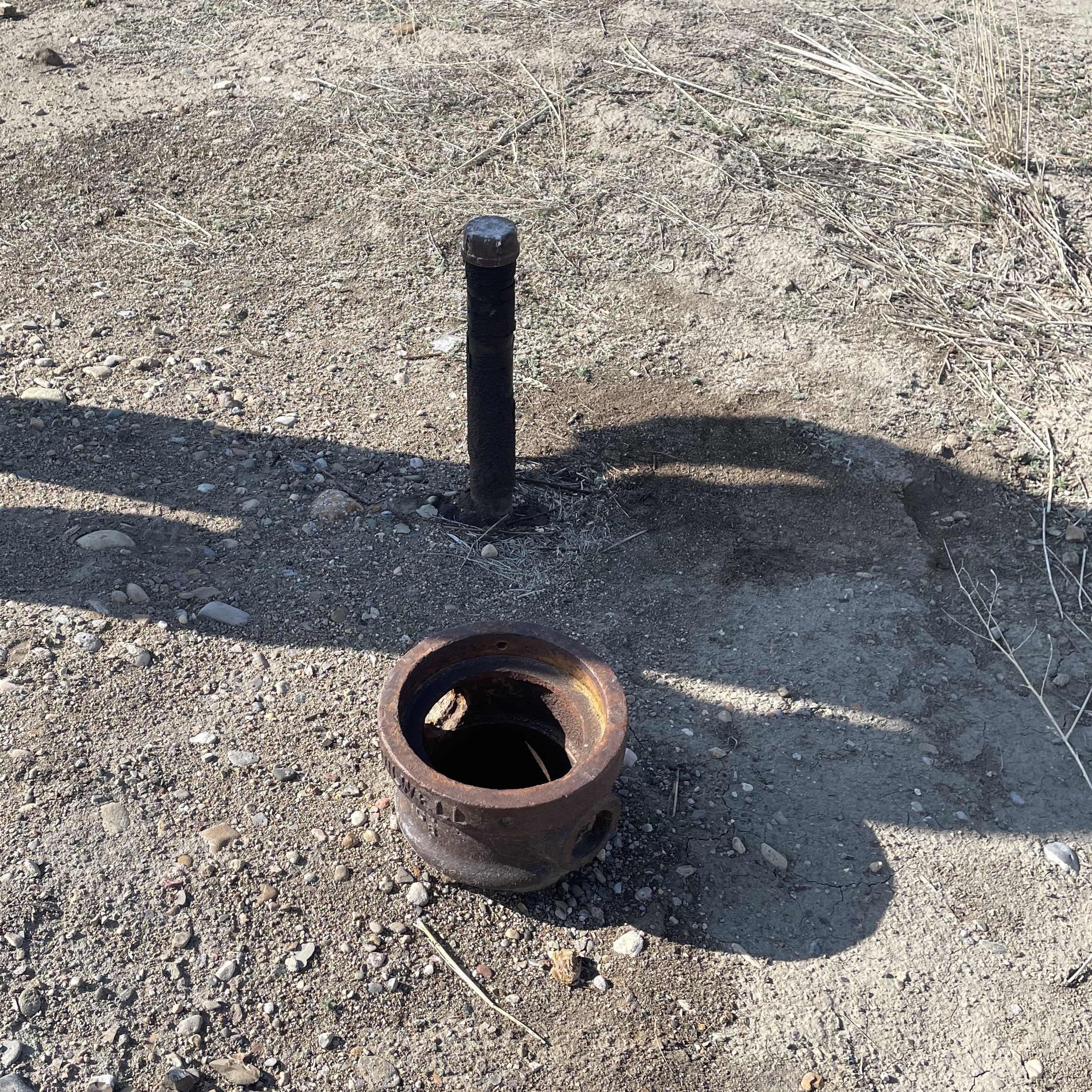 Abandoned wellhead. CC Lab, 2022.