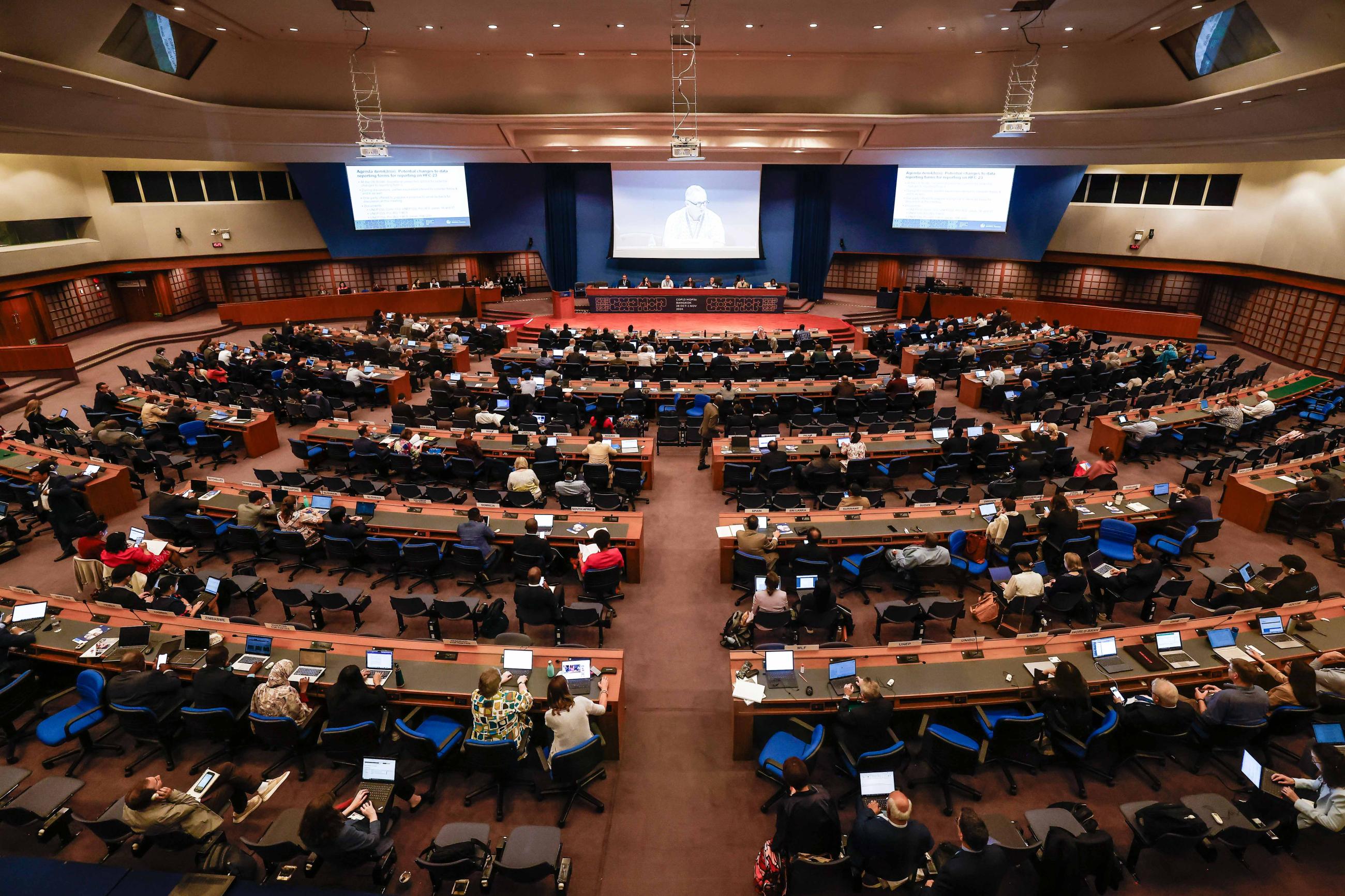 Plenary Session at MOP #36 in Bangkok. Image credit: The International Institute for Sustainable Development (IISD)